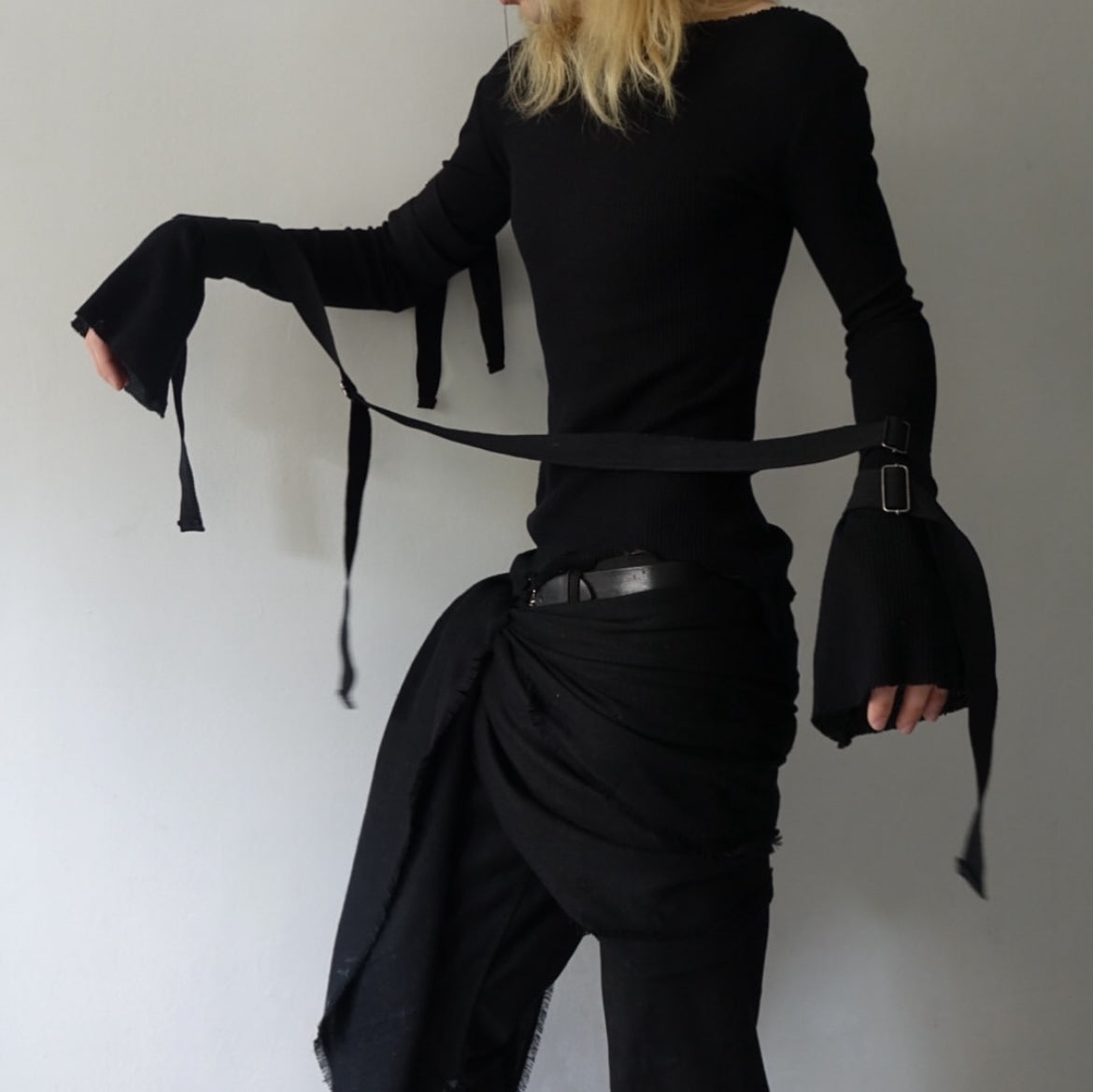 Cinis Bound ii Long Sleeve